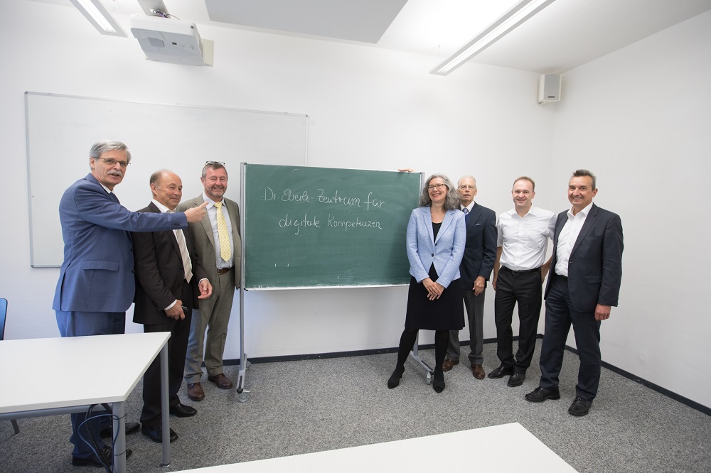 Tübingen: Raumbesichtigung  für zukünftiges Dr. Eberle Zentrum für digitale Kompetenzen